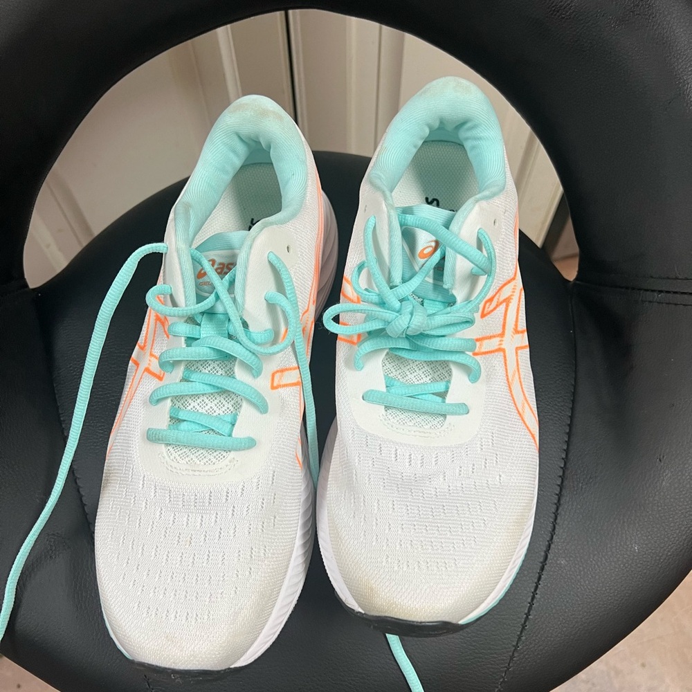 ASICS Women's Gel-Excite 10 size. Running Shoes
